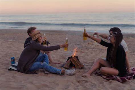 ¿Puedo beber alcohol en la playa?